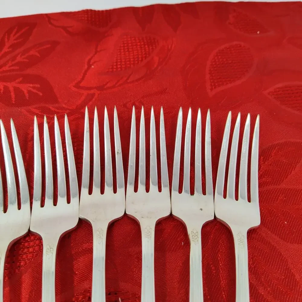 8X DF Dinner Forks WM Rogers International MARY LOU DEVONSHIRE Silverplate